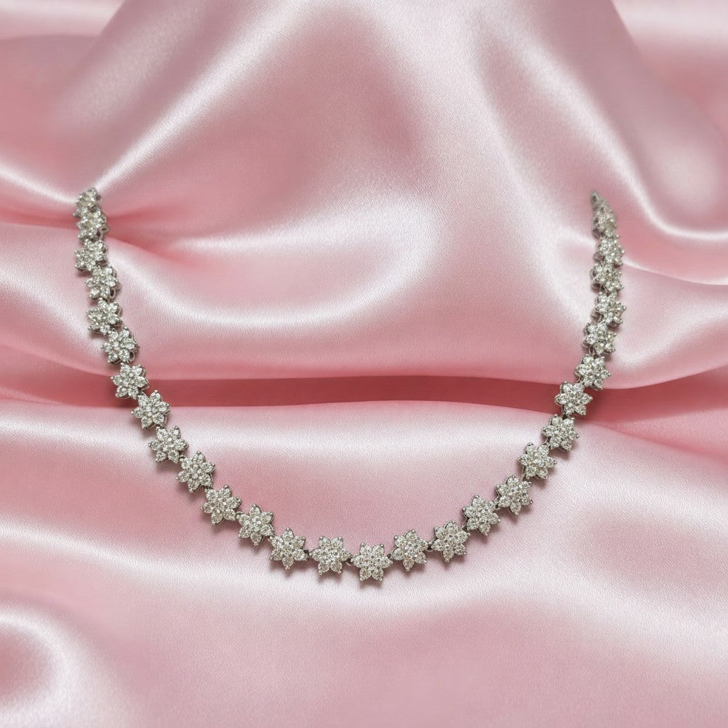 Christmas Deal.! D/vvs 24.00 Ct Diamond Cluster Necklace In Platinum - 67 Grams