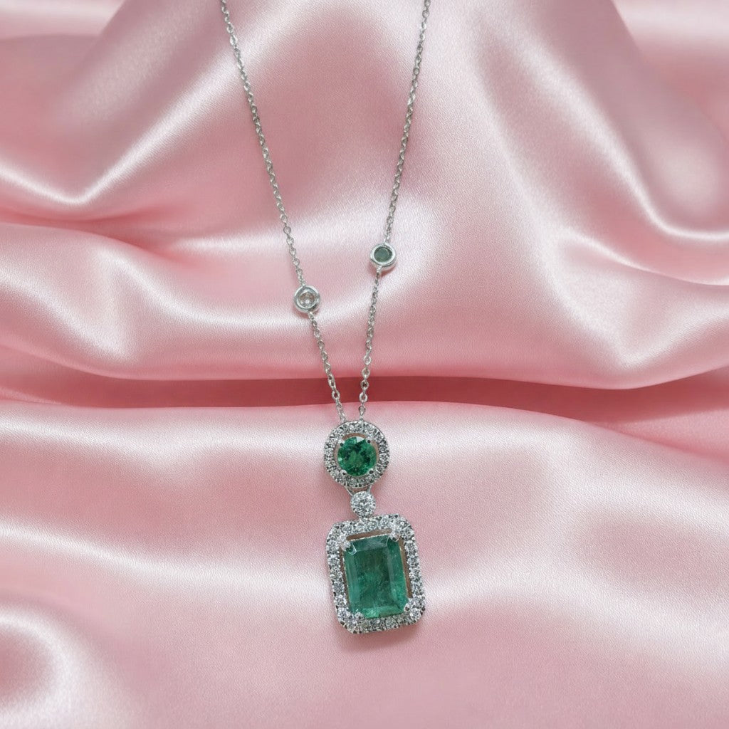 Designer..! F/vs 3.00 Carat Emerald And Diamond Halo Pendant In 18k White Gold