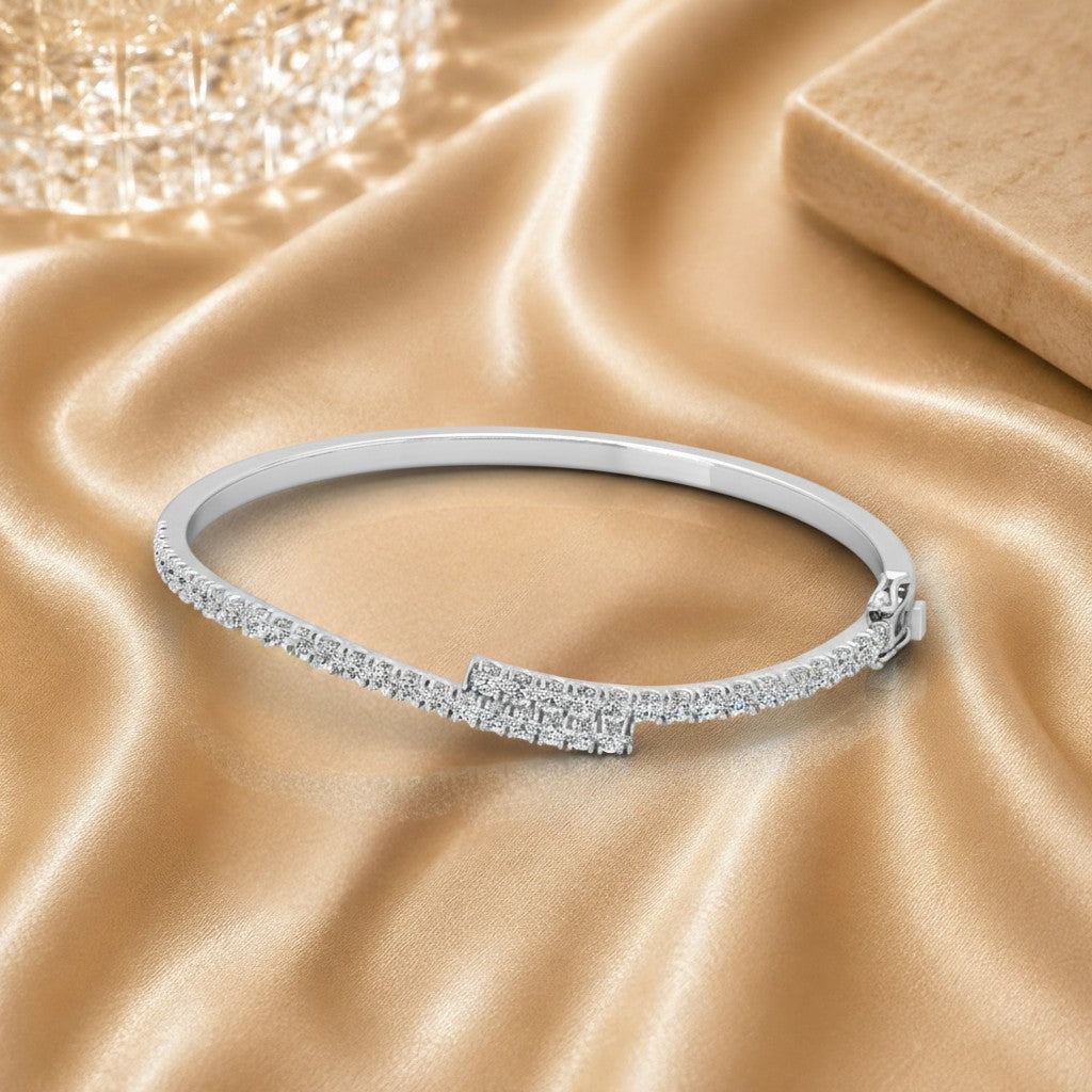 F/vs 1.20 Ct Natural Round Diamond Micro Pave Set Designer Bangles In 18k White Gold