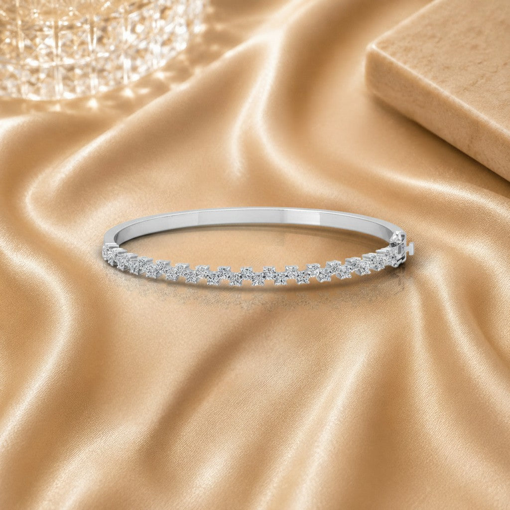 1.00 Ct F/vs Natural Round Diamond Claw Set Bangles In 18k Gold