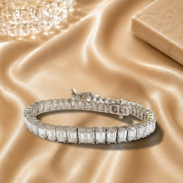 Last Piece..! F/vs 15.00 Ct Natural Emerald Cut Diamond Bracelet In Platinum - 26.00 Grams