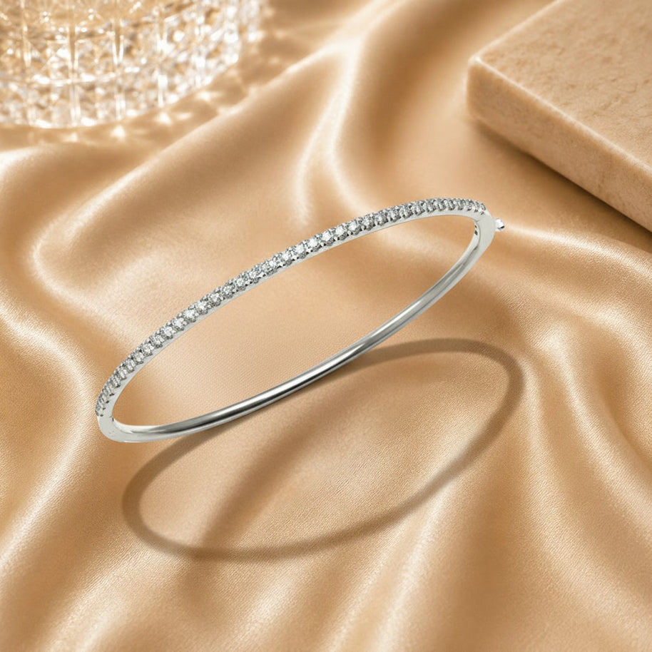 Exceptional White D Vs 1.80 Ct Classic Diamond Bangle In 18 K White Gold