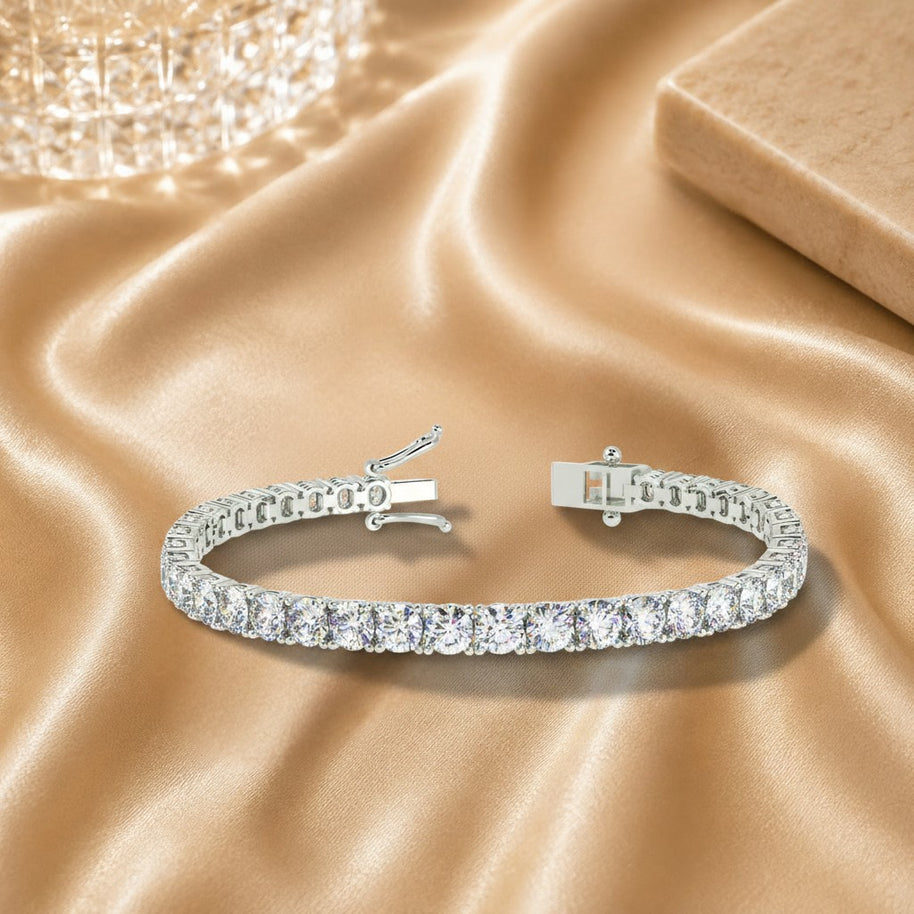 Last Pcs.. 12.00 Carat Round Brilliant Cut Diamond Claw Set Tennis Bracelet In Platinum