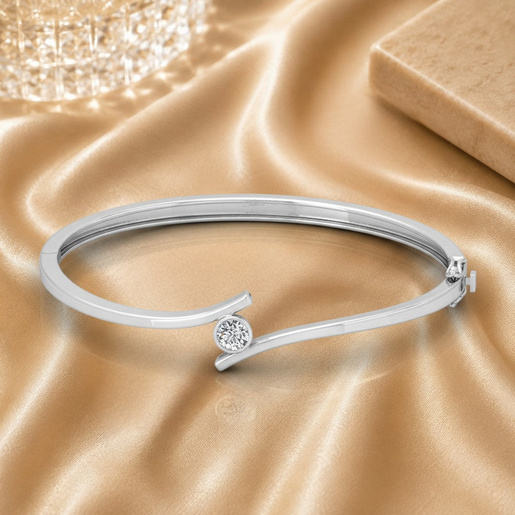 0.40 Ct F/vs Natural Round Diamond Bezel Set Bangles In 18k Gold